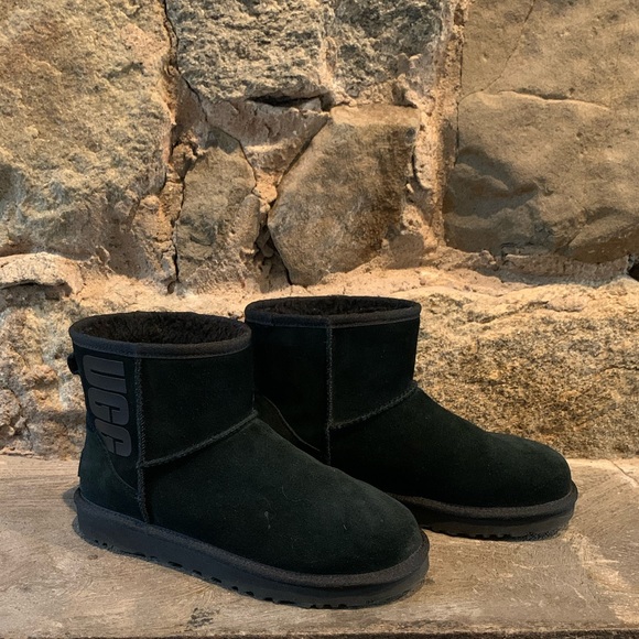 UGGs - Picture 2 of 7